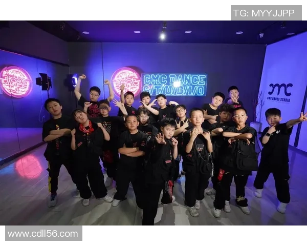 西安街舞队在全国比赛中取得优异成绩创新高引领街舞潮流新风尚